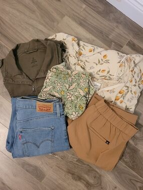 Women's XS-S Clothing Bundle
